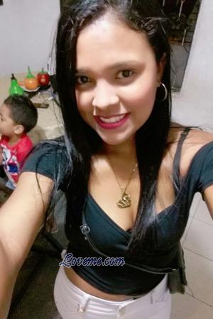 176810 - Laura Age: 31 - Colombia