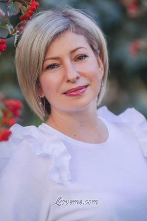 197713 - Alina Age: 47 - Ukraine