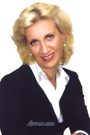 54758 - Dinara Age: 47 - Latvia