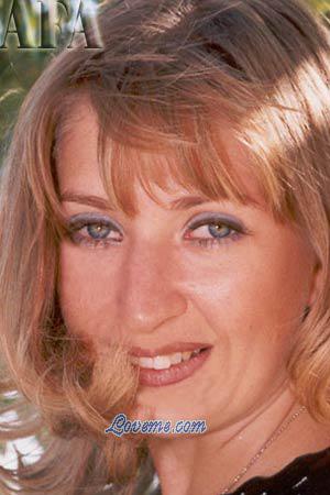 59241 - Ludmila Age: 40 - Russia