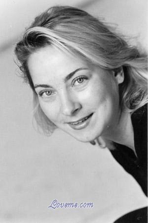 60802 - Elena Age: 43 - Russia