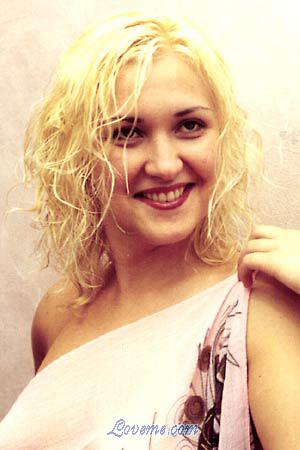 68307 - Irina Age: 32 - Russia