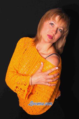 68524 - Svetlana Age: 45 - Russia