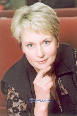 69284 - Elena Age: 52 - Russia