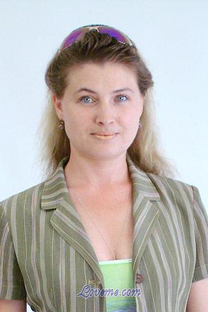72594 - Larisa Age: 39 - Russia